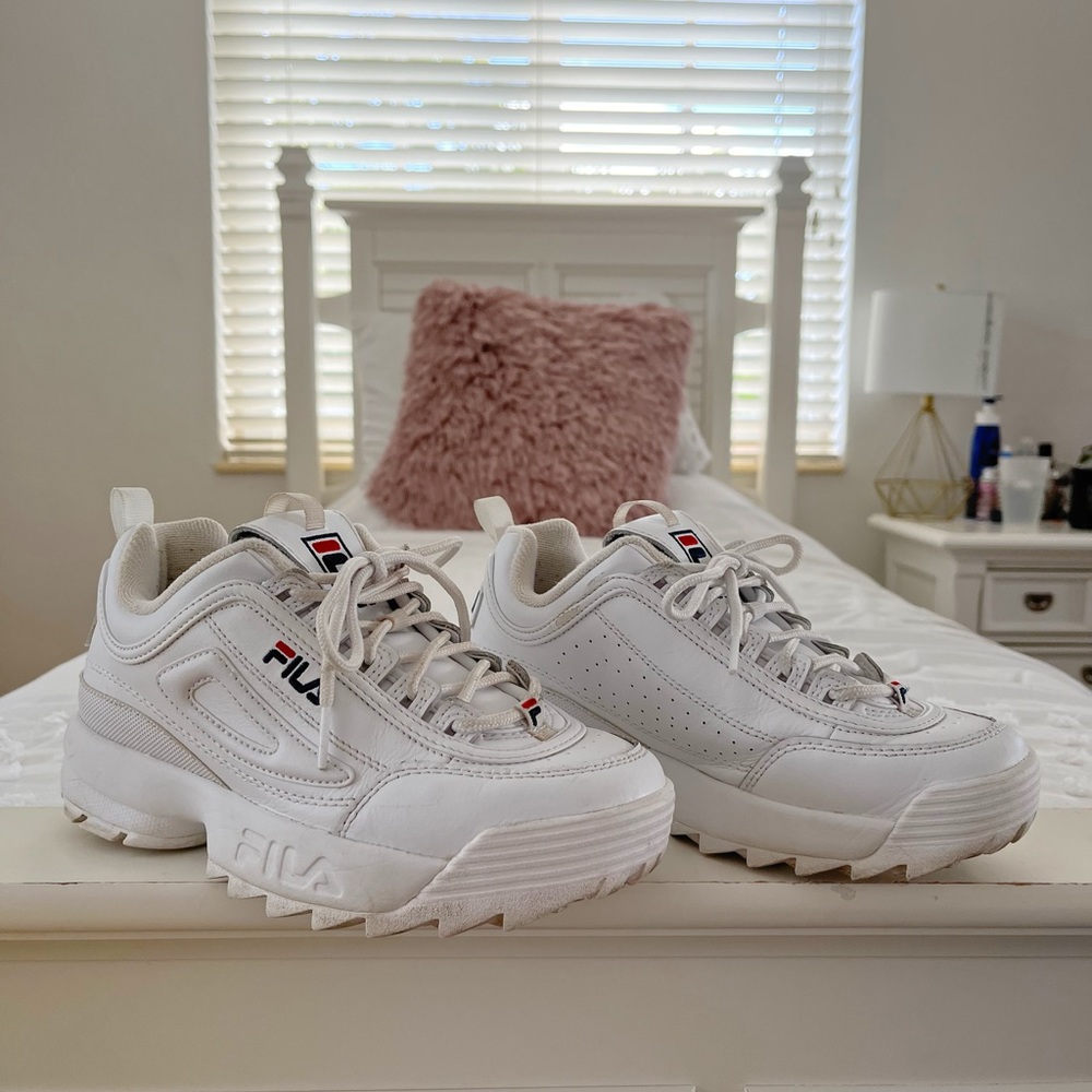 FILA Women's Disruptor 2 Premium Chunky Sneakers